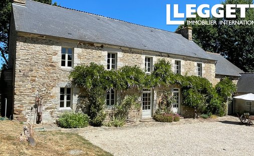Haus in Plouguenast, Plouguenast-Langast, Frankreich 1