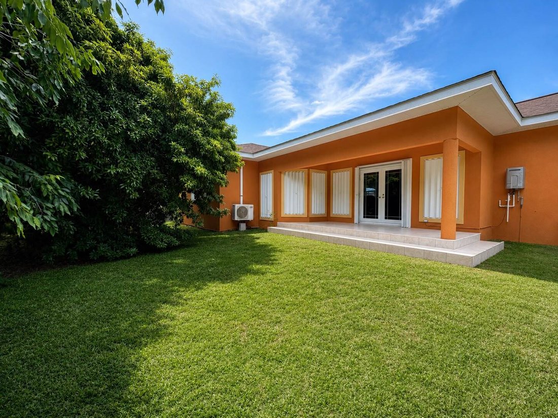 House in Savannah, Bodden Town, Cayman Islands 4 - 18564891