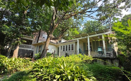 House in Mountain Brook, Alabama, United States 1