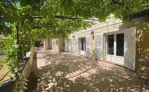 Villa in Est, Solliès-Pont, France 1