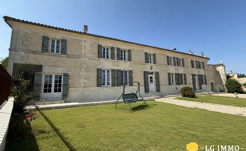 House in Mortiers, Nouvelle-Aquitaine, France 1