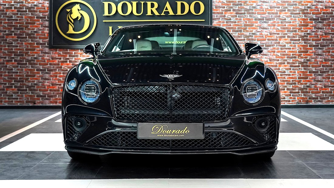 Cabriolet in Dubai, United Arab Emirates 3 - 18564182