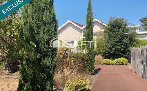 House in Aiguillon, Arcachon, France 1