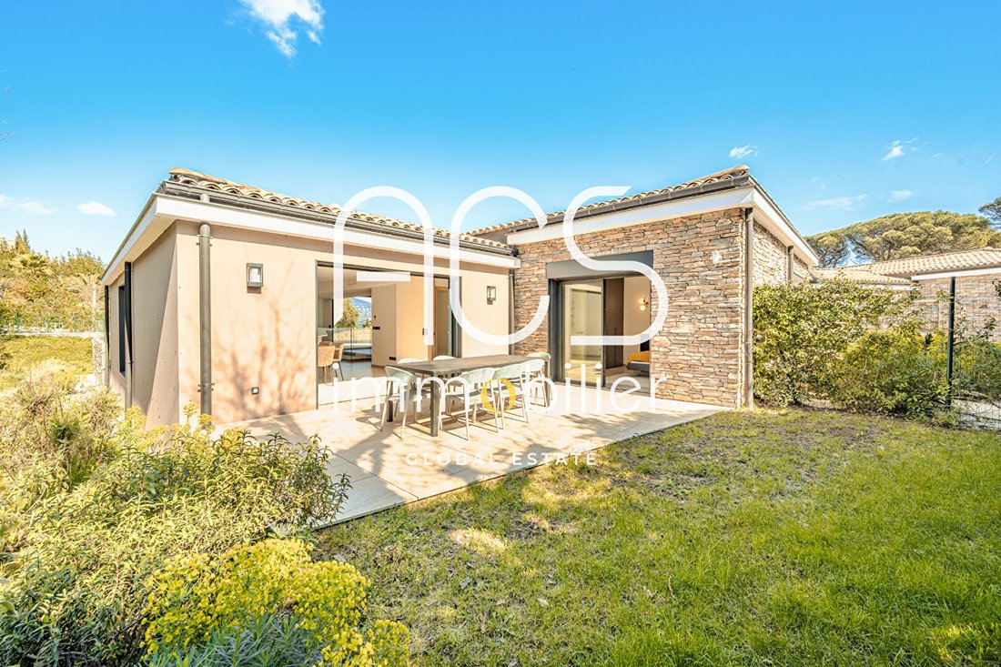 Villa in Gassin, Provence-Alpes-Côte d'Azur, France 2 - 18563813