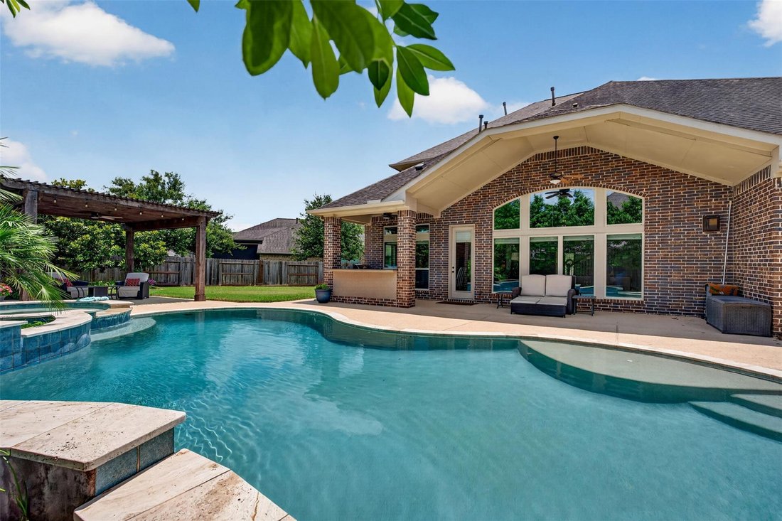 House in Friendswood, Texas, United States 2 - 18559555