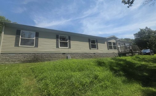 Land in Charlotte, Tennessee, United States 1