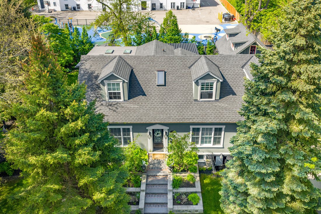 House in Oakville, Ontario, Canada 3 - 18560112