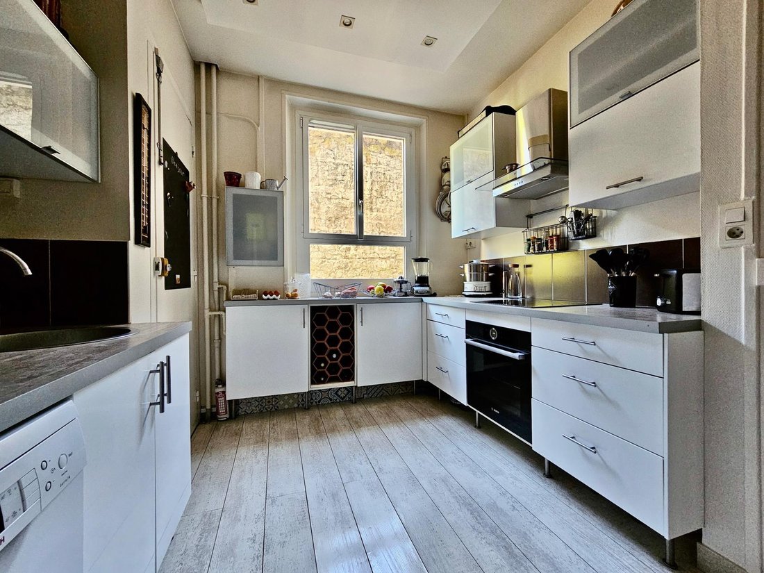 Apartment in Espaces Jeunes, Issy-les-Moulineaux, France 4 - 17957627