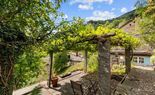 Haus in Santa Maria In Calanca, Graubünden, Schweiz 1