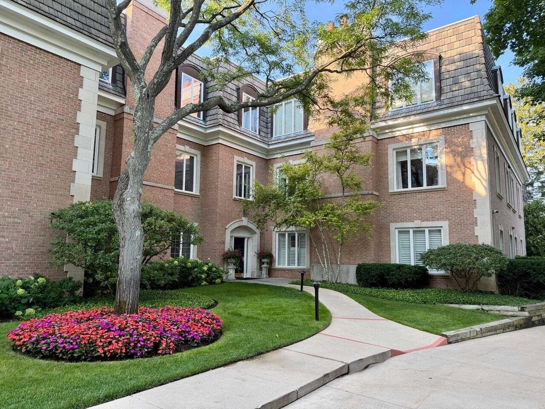 Condo in Lake Bluff, Illinois, United States 1 - 18558969
