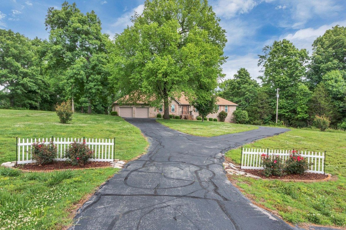 House in Columbia, Tennessee, United States 1 - 18564847