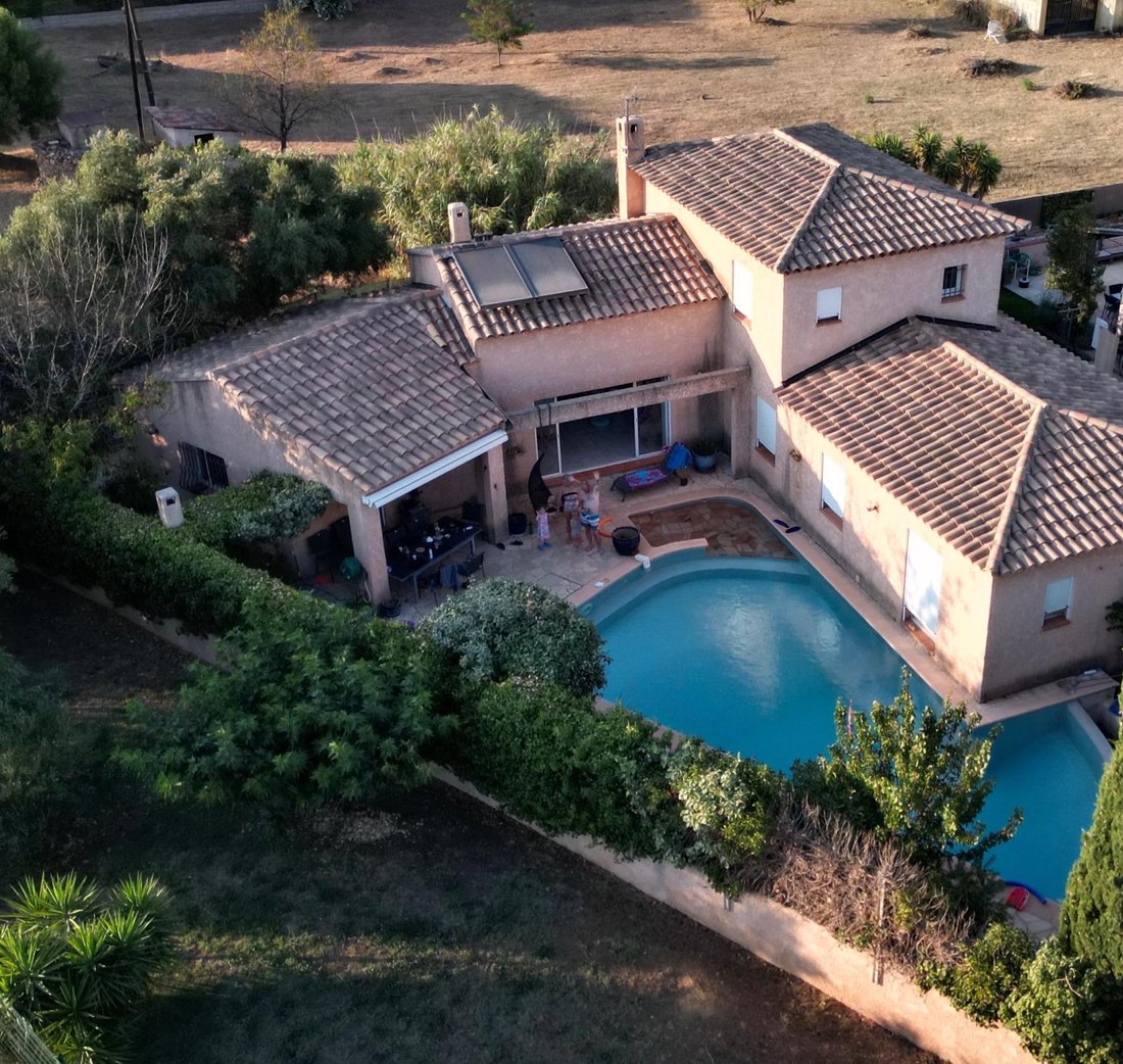 House in La Londe-les-Maures, Provence-Alpes-Côte d'Azur, France 1 - 18566748