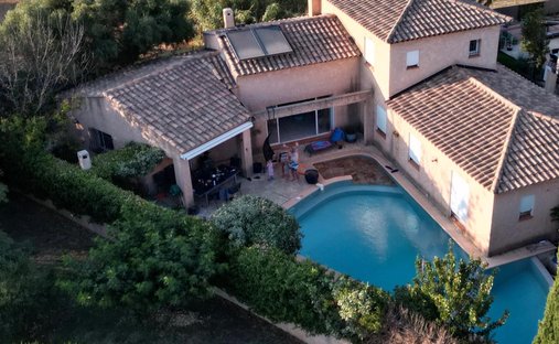 House in La Londe-les-Maures, Provence-Alpes-Côte d'Azur, France 1