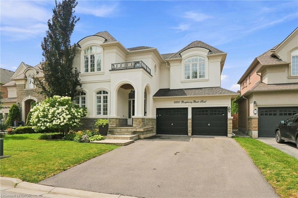 House in Oakville, Ontario, Canada 2 - 18558890