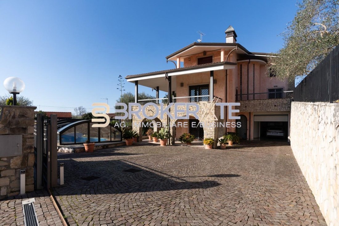 Villa in Fontia-Fossola-Fossone, Marina di Carrara, Tuscany 2 - 17295507