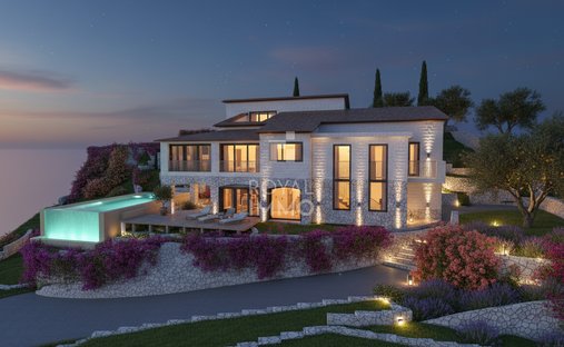 House in Nord Est, Ollioules, France 1