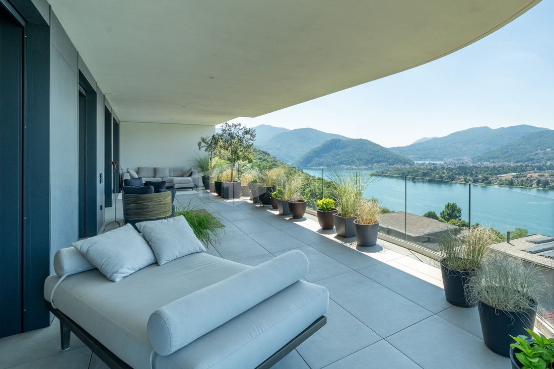 House in Collina d'Oro, Ticino, Switzerland 2 - 18558016