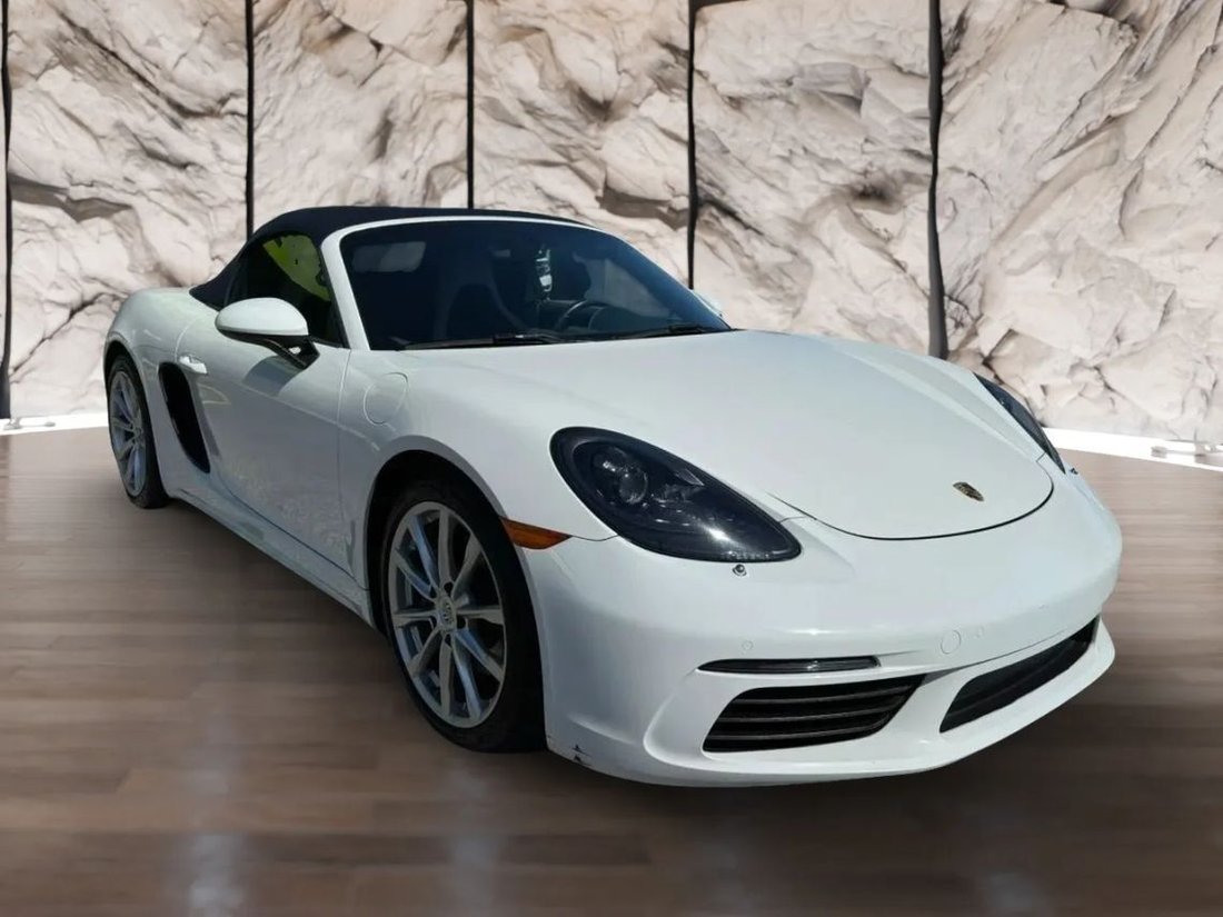 Cabriolet in Las Vegas, NV, United States 5 - 18566579