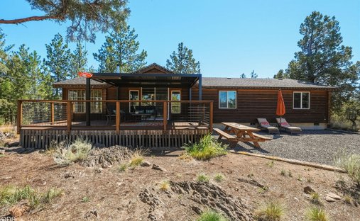 Land in Bend, Oregon, United States 1