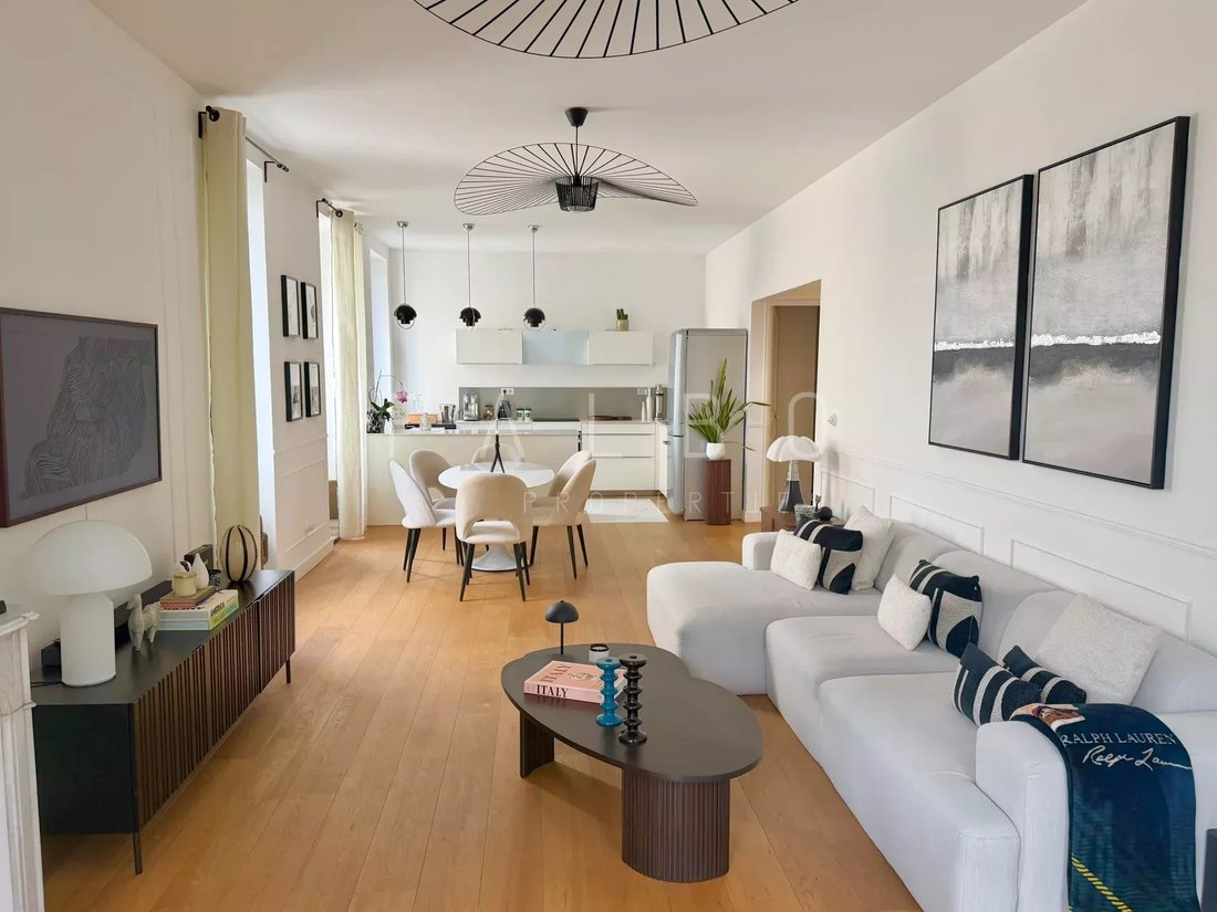 Apartment in Vauban, 6e Arrondissement, Marseille 4 - 18304474