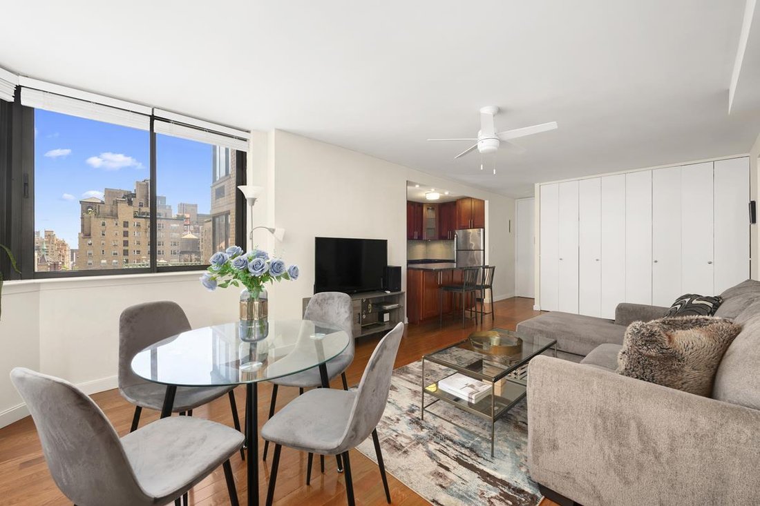 House in New York, New York, United States 2 - 18564489
