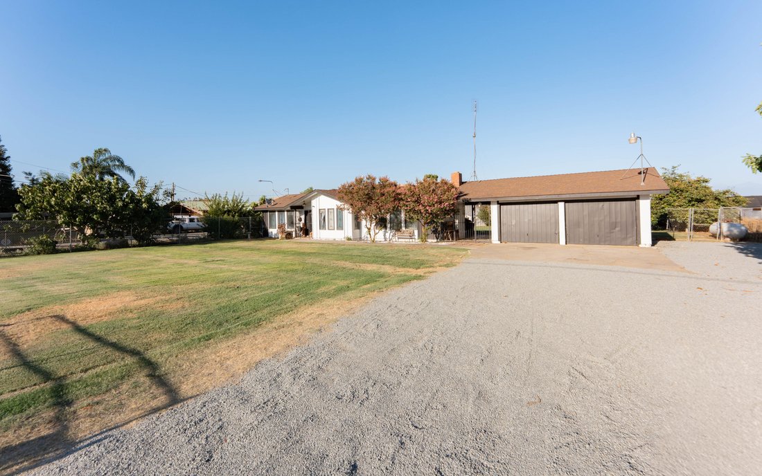 House in Cutler, California, United States 3 - 18562669