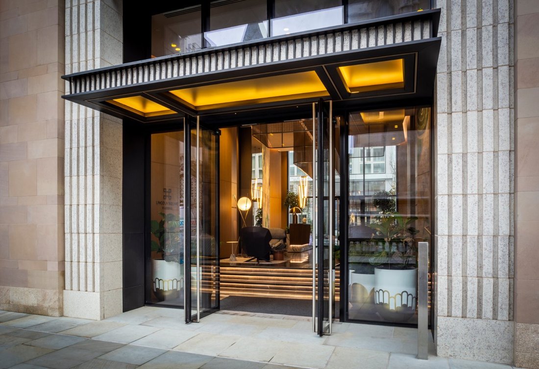 Apartment in WC2, Westminster, England 1 - 17464808