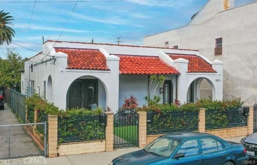 Los Angeles, California, United States 1 - 18562298