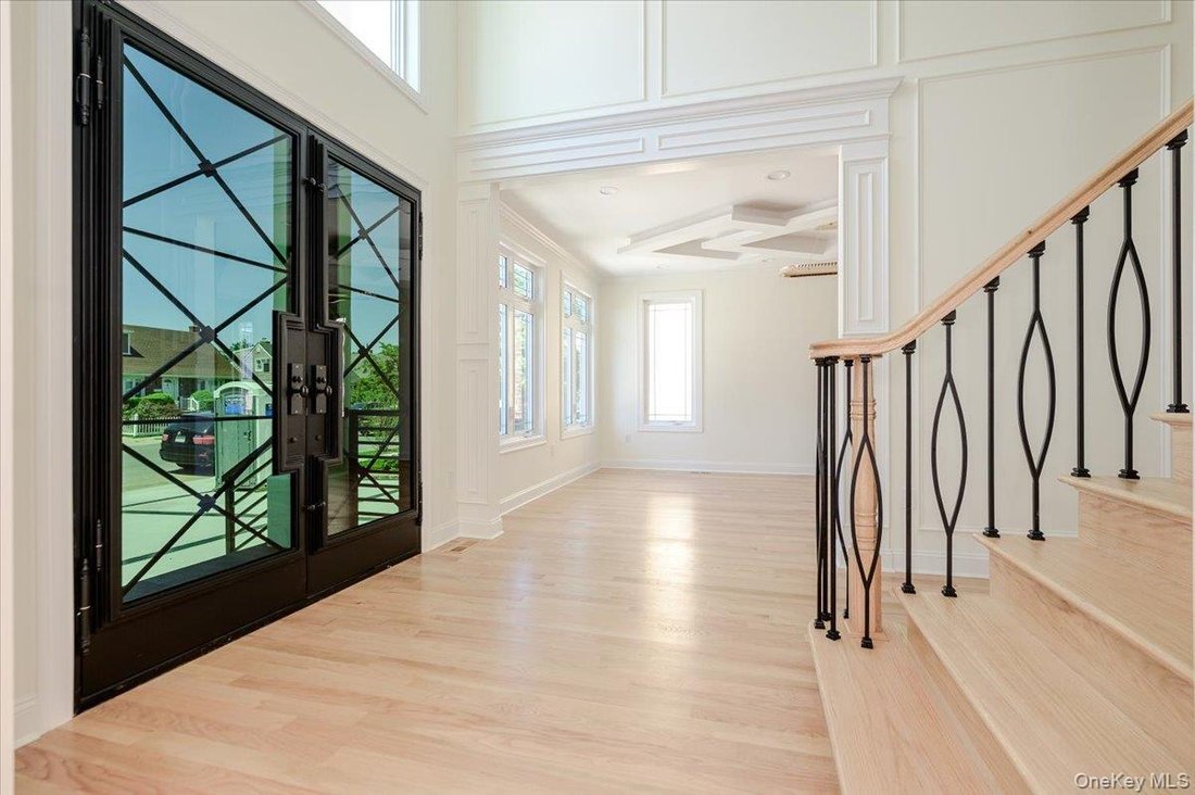 House in Elmont, New York, United States 2 - 18561300