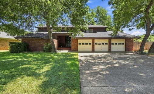 House in Hurst, Texas, United States 1