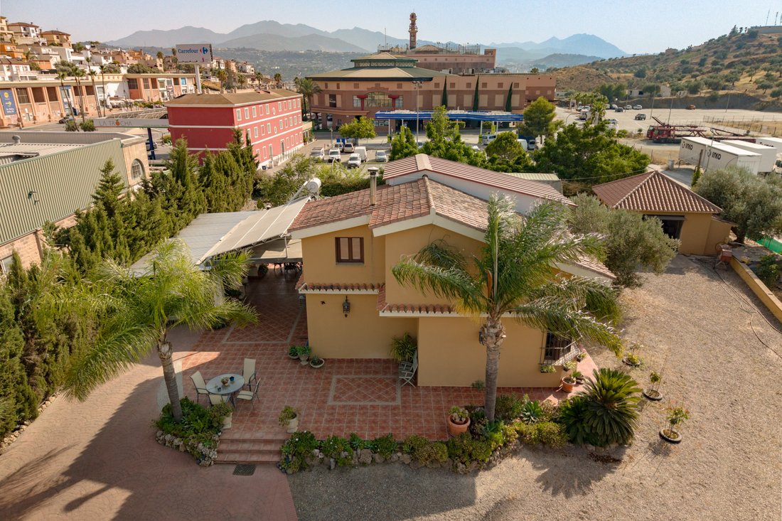 Chalet in Coin, Andalusia, Spain 1 - 18558429