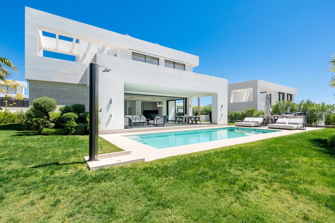 Villa in Rio Real, Marbella, Andalusia 1 - 18565237