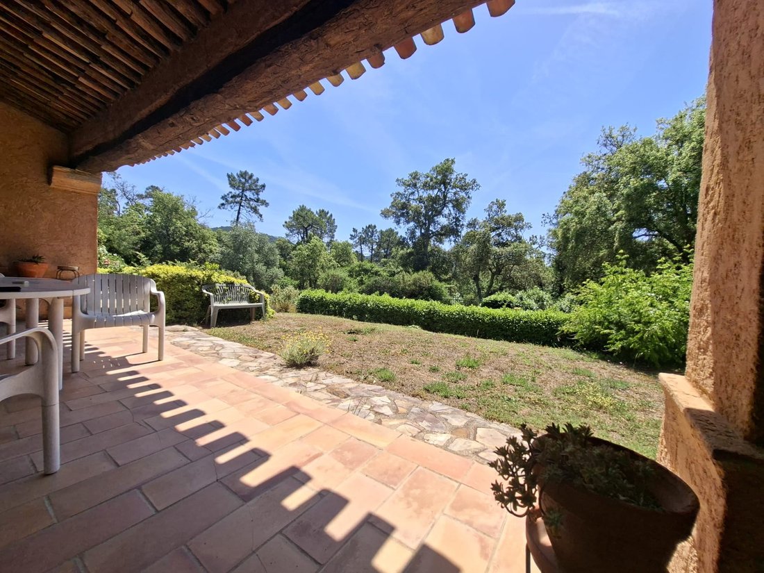 House in Partie Nord-Ferrieres-Cadenades-Rouviere, Le Muy, France 4 - 18565632