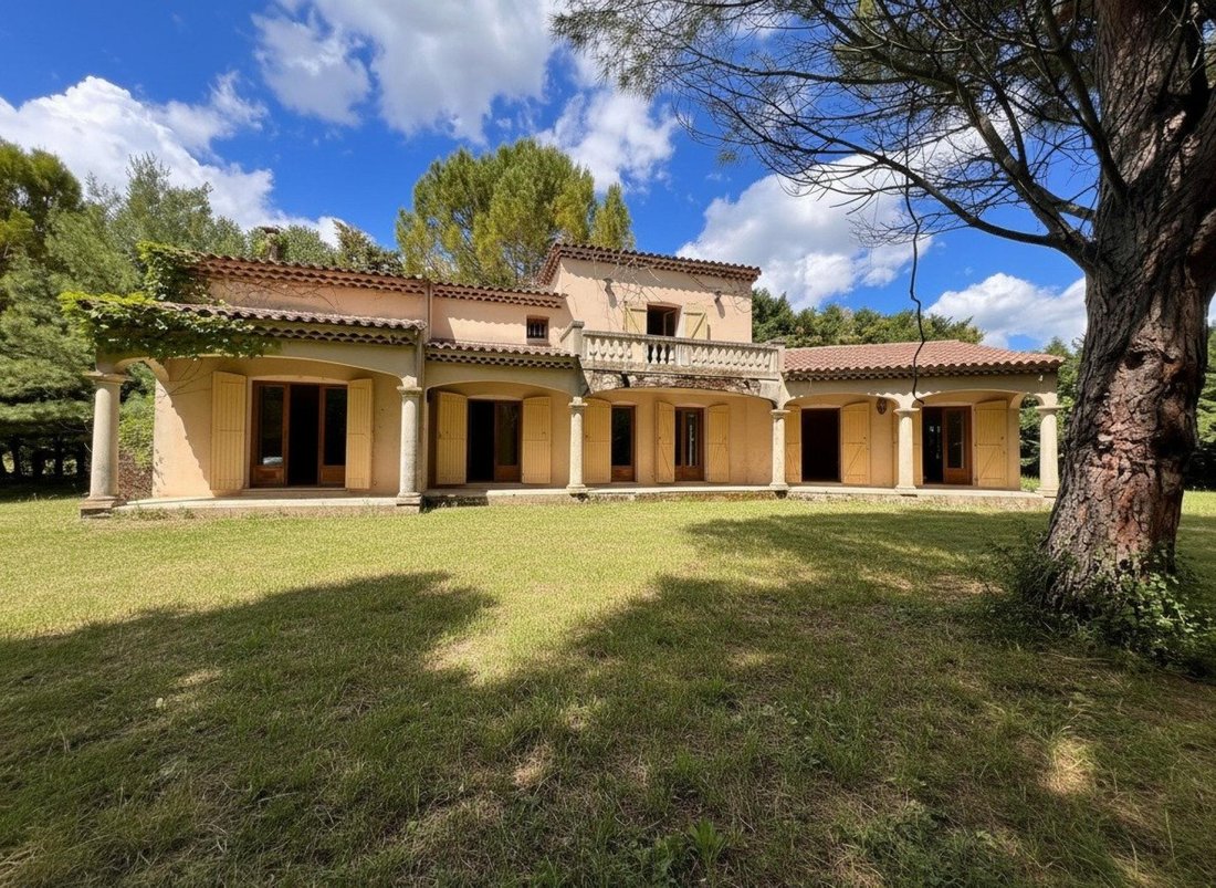 House in Centre Ville, Le Thor, France 1 - 17888258