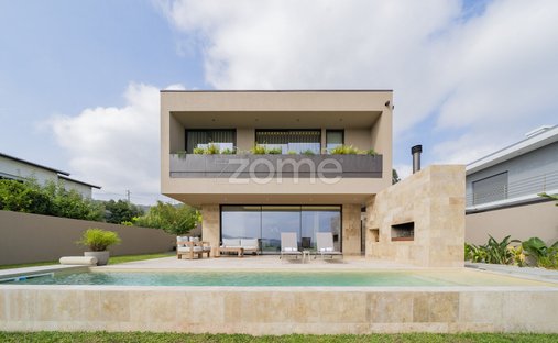 House in Gamil e Midoes, Braga, Portugal 1