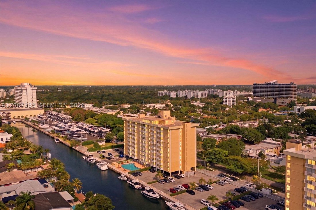 Condo in North Miami Beach, Florida, United States 2 - 18396179