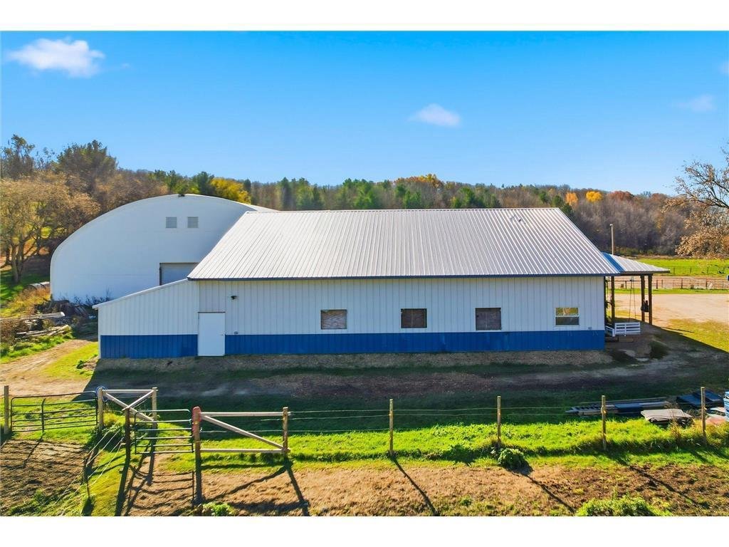House in Martell, Wisconsin, United States 2 - 18565126