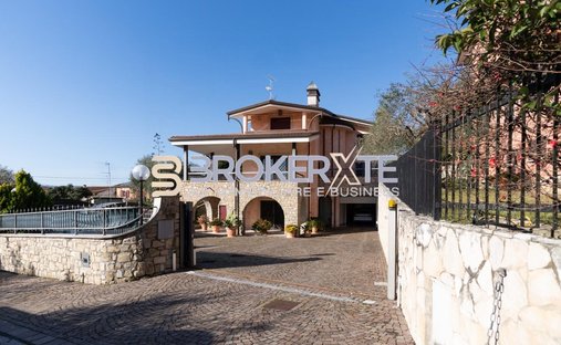 Villa in Fontia-Fossola-Fossone, Marina di Carrara, Tuscany 1