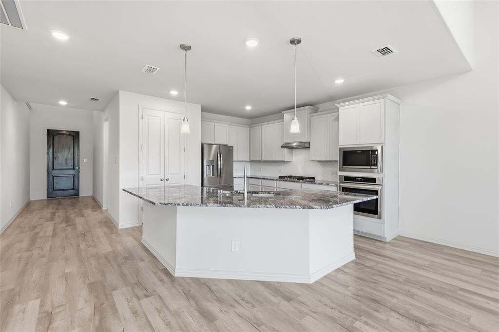 House in Arlington, Texas, United States 5 - 18563047