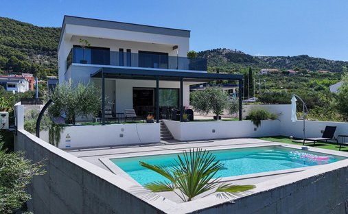 Villa in Banjol, Primorje-Gorski Kotar County, Croatia 1