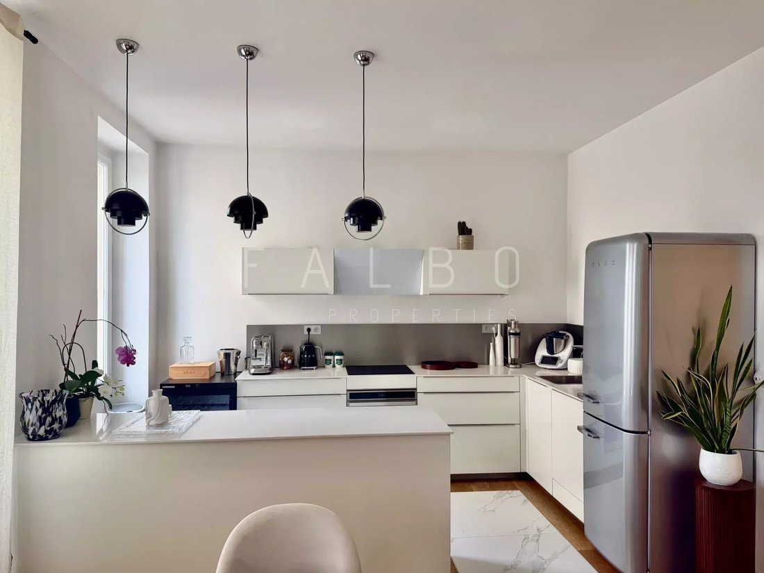 Apartment in Vauban, 6e Arrondissement, Marseille 5 - 18304474