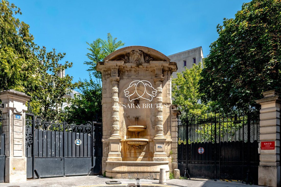 Apartment in Lorette-Martyrs, Paris 9e Arrondissement, Paris 1 - 18564432