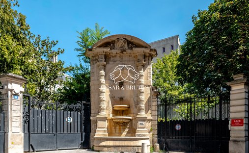 Apartment in Lorette-Martyrs, Paris 9e Arrondissement, Paris 1