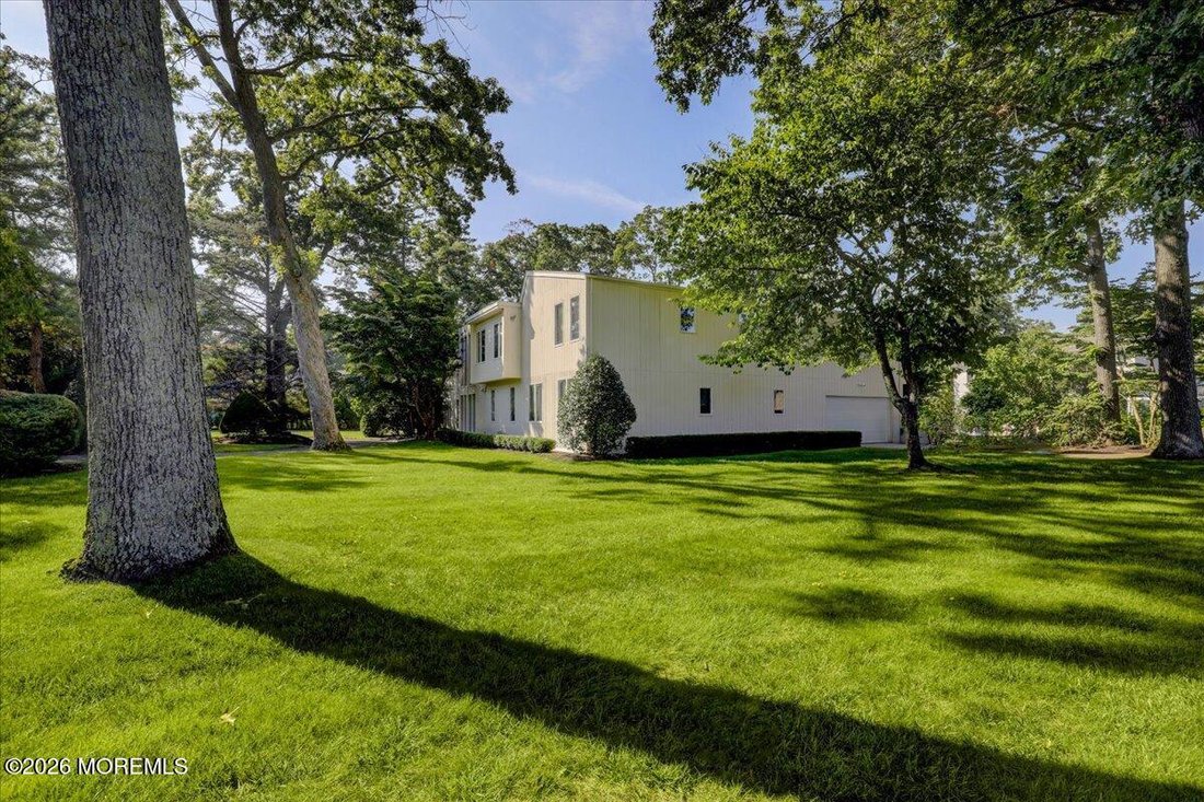 House in Oakhurst, New Jersey, United States 3 - 18561349