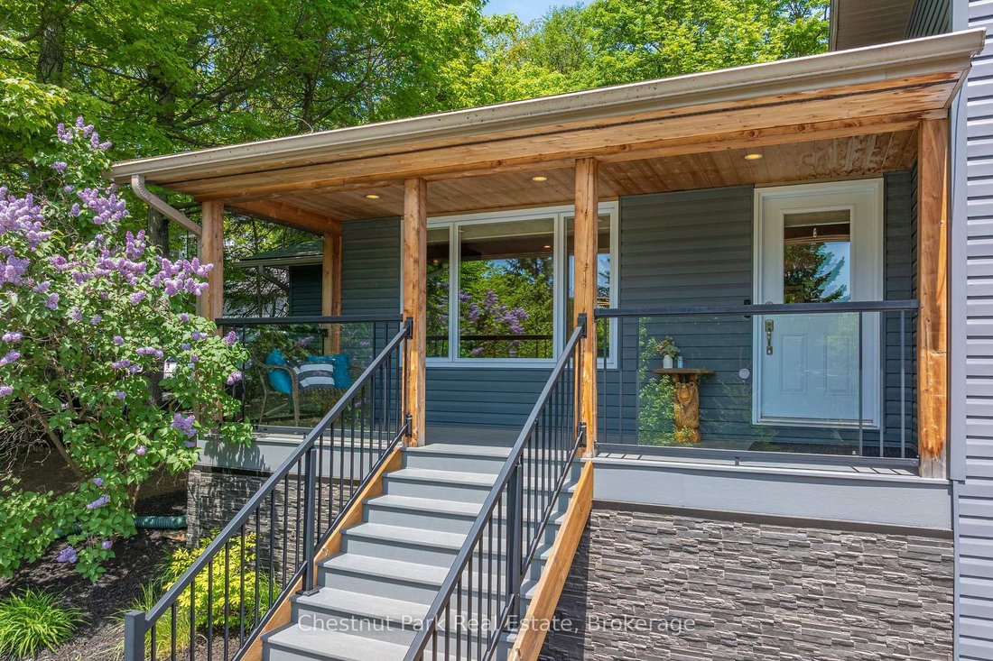 House in Huntsville, Ontario, Canada 2 - 18089953