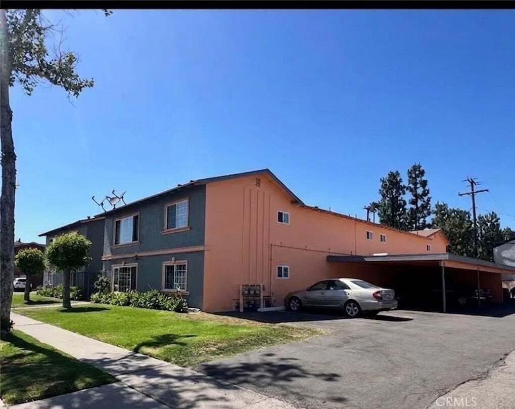 Garden Grove, California, United States 3 - 18562442