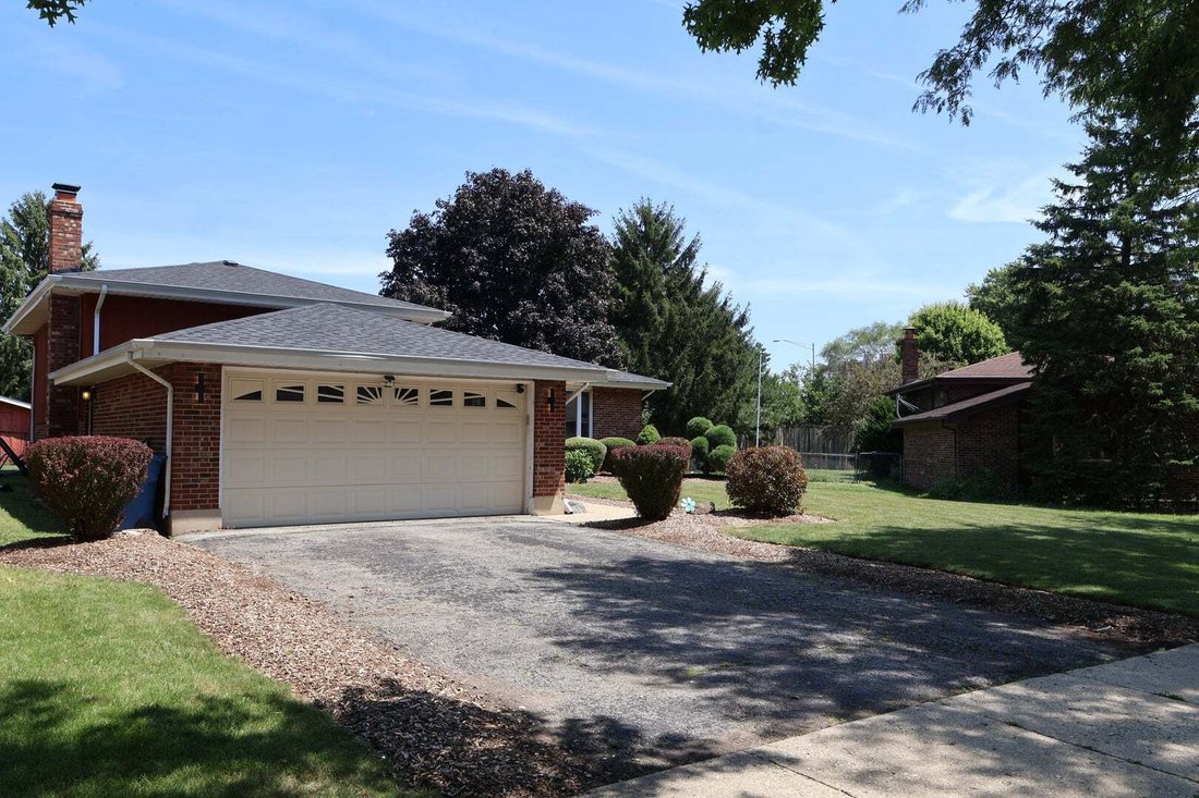 House in Addison, Illinois, United States 2 - 18558973