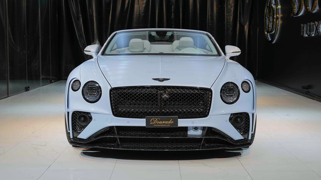 Cabriolet in Dubai, United Arab Emirates 2 - 18564269