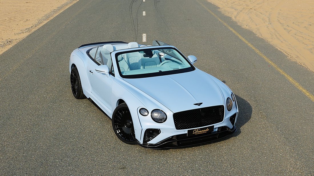 Cabriolet in Dubai, United Arab Emirates 2 - 18564259