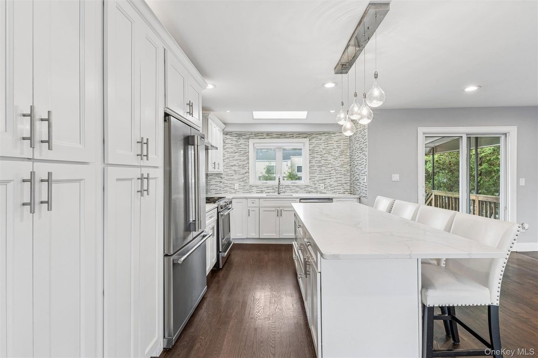 House in Merrick, New York, United States 5 - 18563049